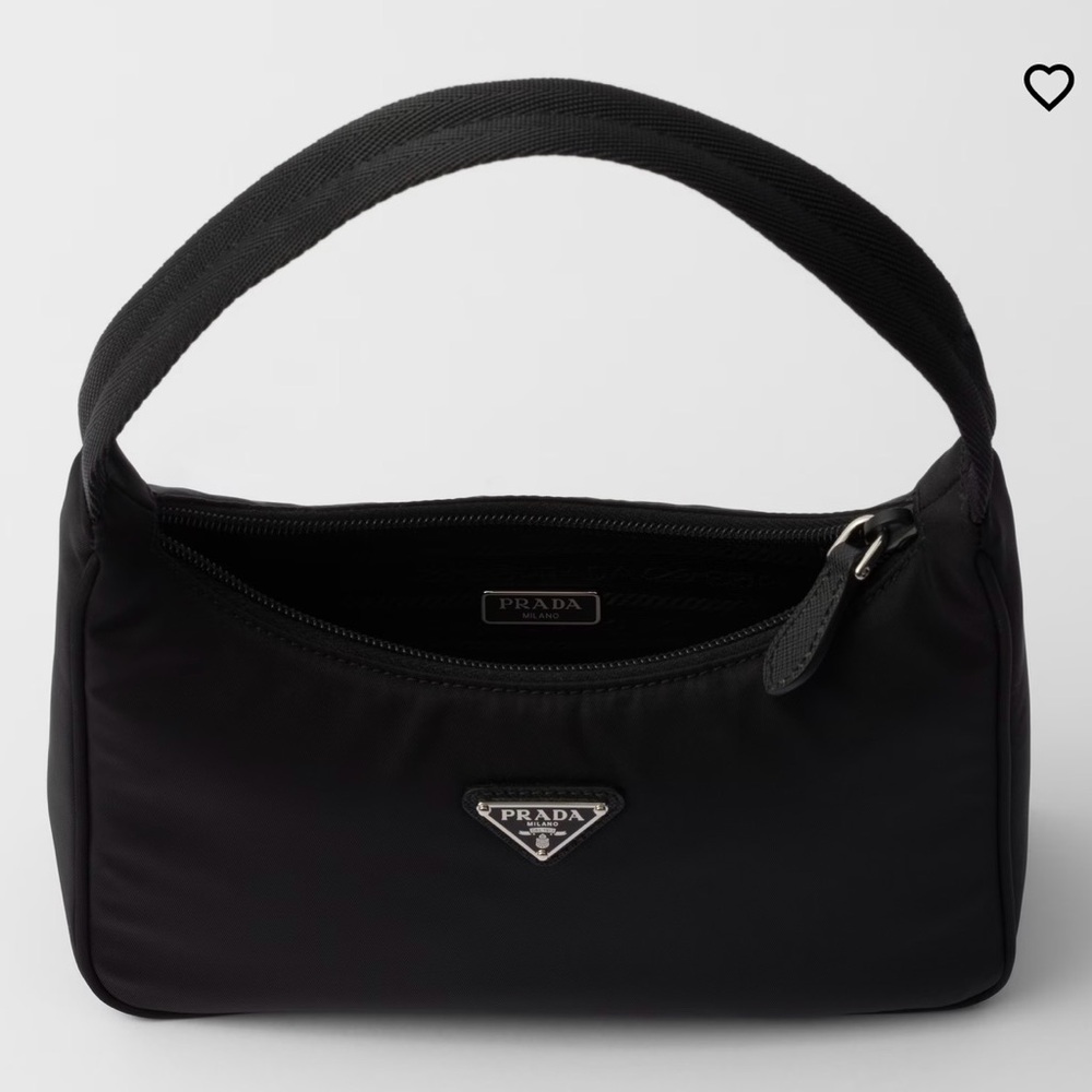 NEW Prada logo re-edition 2000 handbag & keychain! - Picture 4 of 15